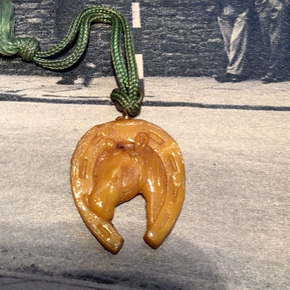 VINTAGE 1940s CRACKER JACK CELLULOID PRIZES (4) horse, donkey horseshoe Pegasus* - Picture 2 of 10